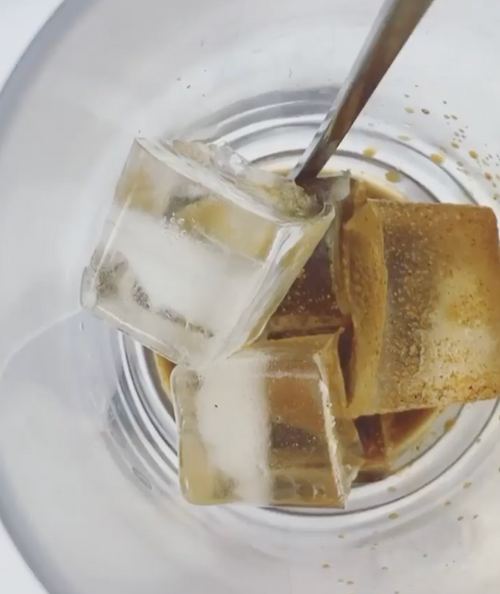 Preparing iced nootropic coffee